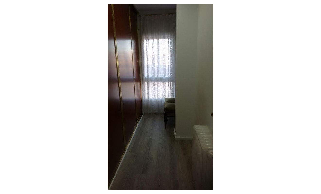 Alquiler a largo plazo - Apartamento / piso - Figueres - Rally