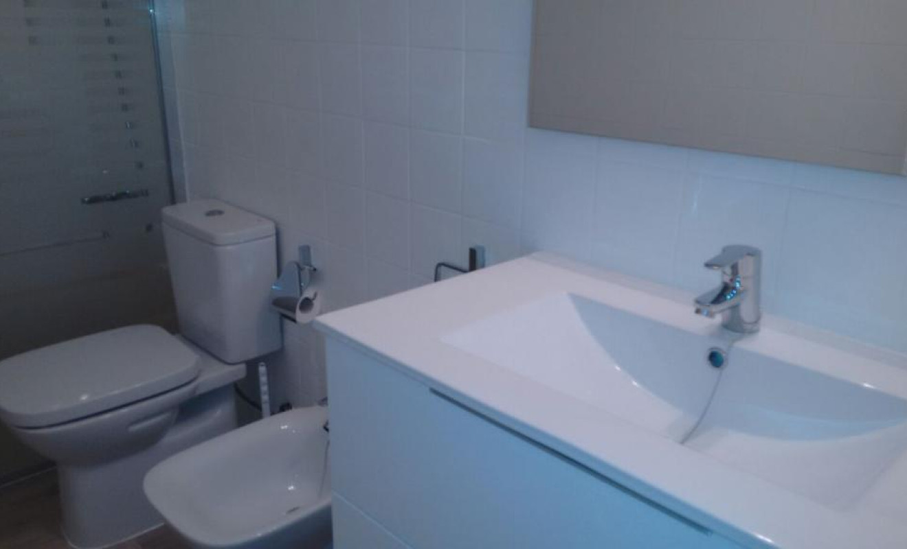 Alquiler a largo plazo - Apartamento / piso - Figueres - Rally