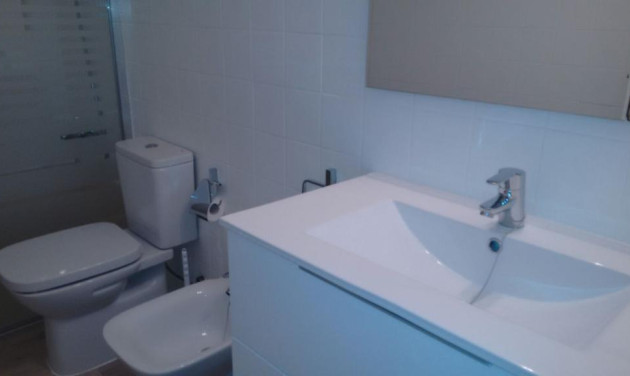 Alquiler a largo plazo - Apartamento / piso - Figueres - Rally