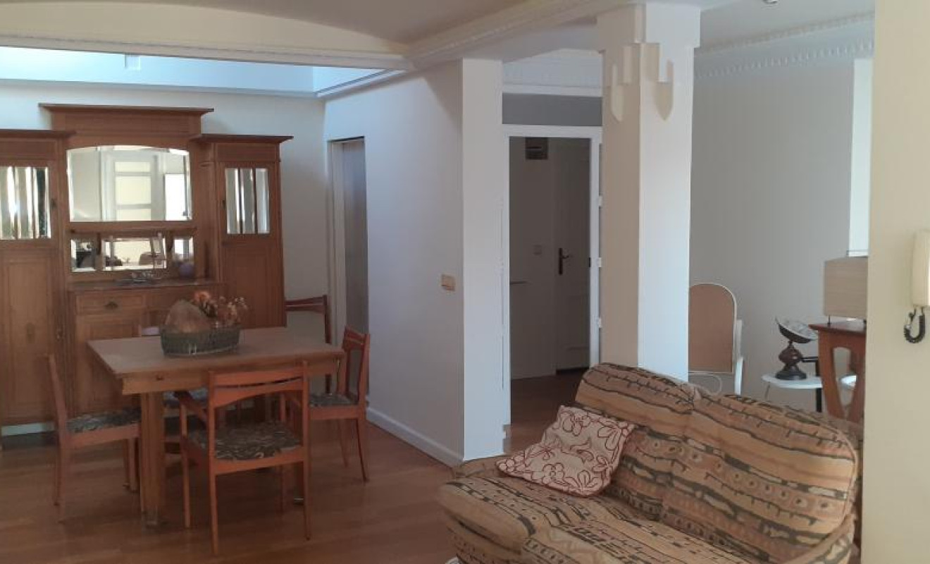 Reventa - Apartamento / piso - Burgos - Norte. 3. Centro Histórico / Plaza Mayor