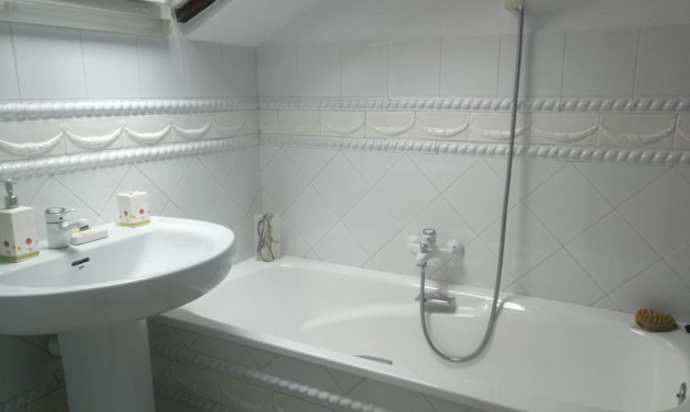 Reventa - Apartamento / piso - Burgos - Norte. 3. Centro Histórico / Plaza Mayor