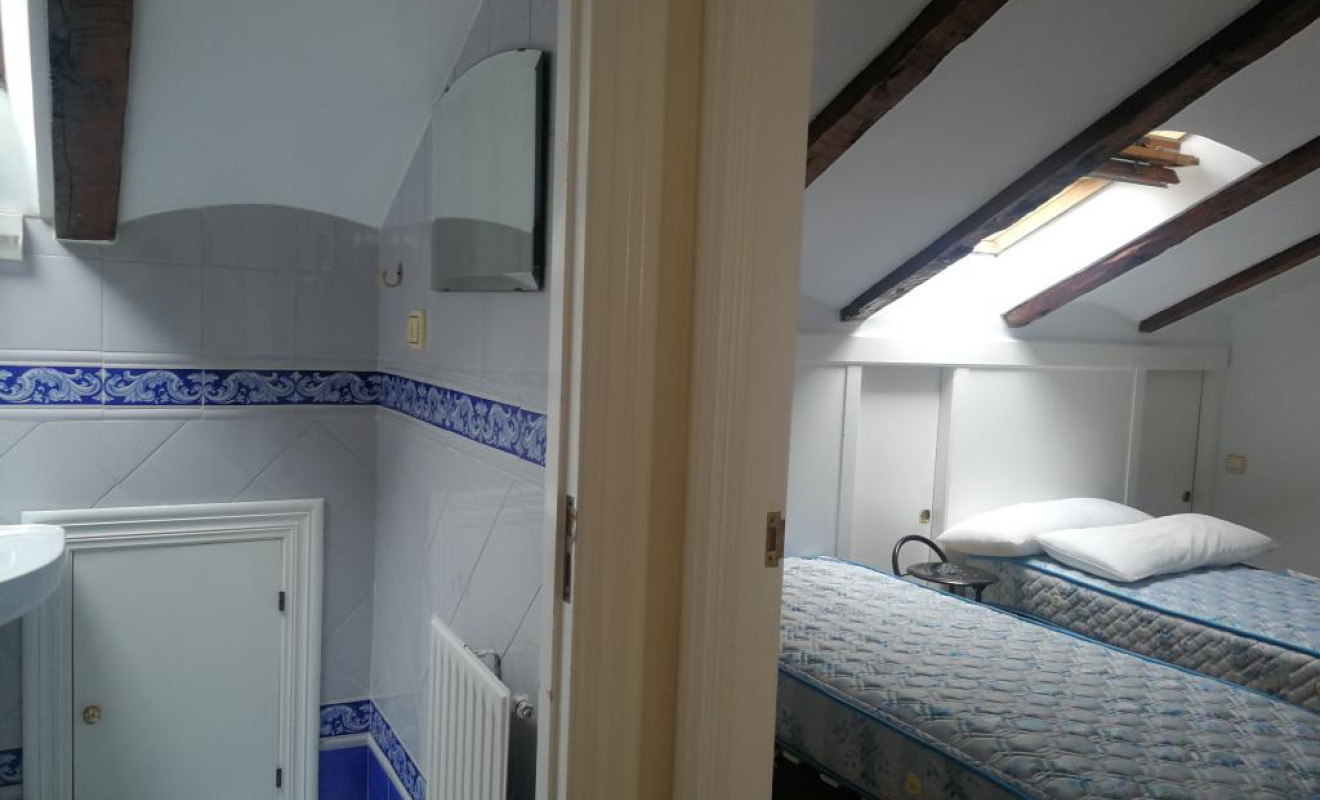 Reventa - Apartamento / piso - Burgos - Norte. 3. Centro Histórico / Plaza Mayor