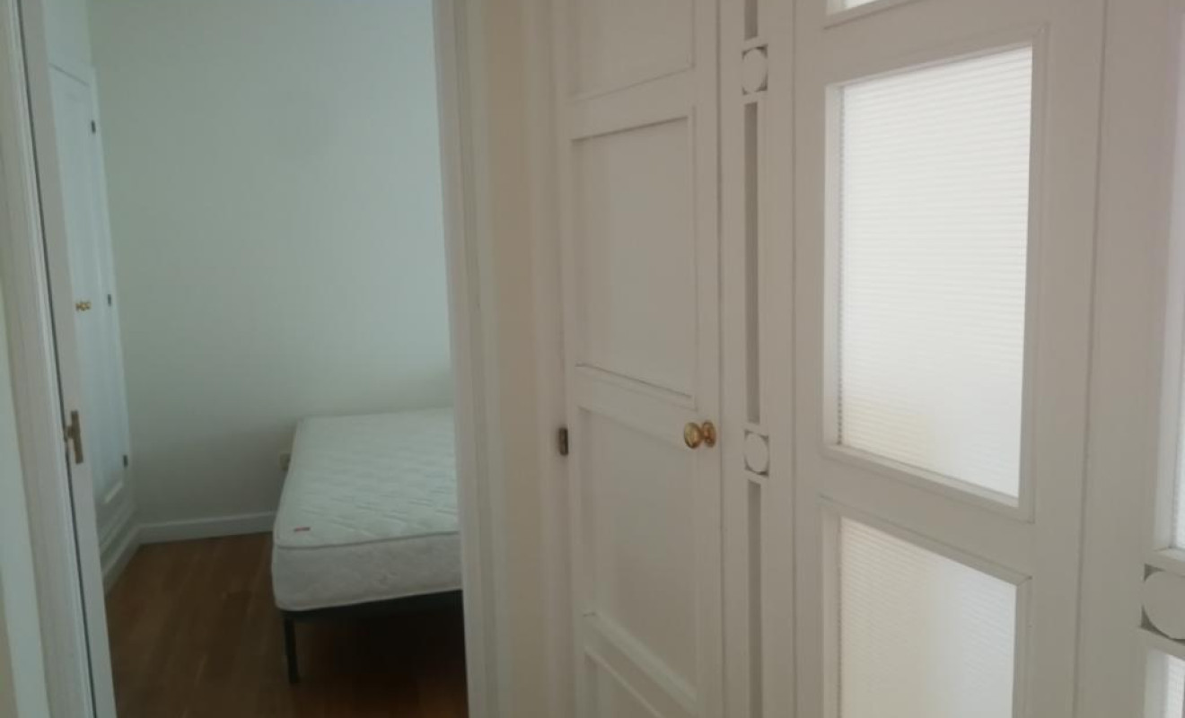 Reventa - Apartamento / piso - Burgos - Norte. 3. Centro Histórico / Plaza Mayor