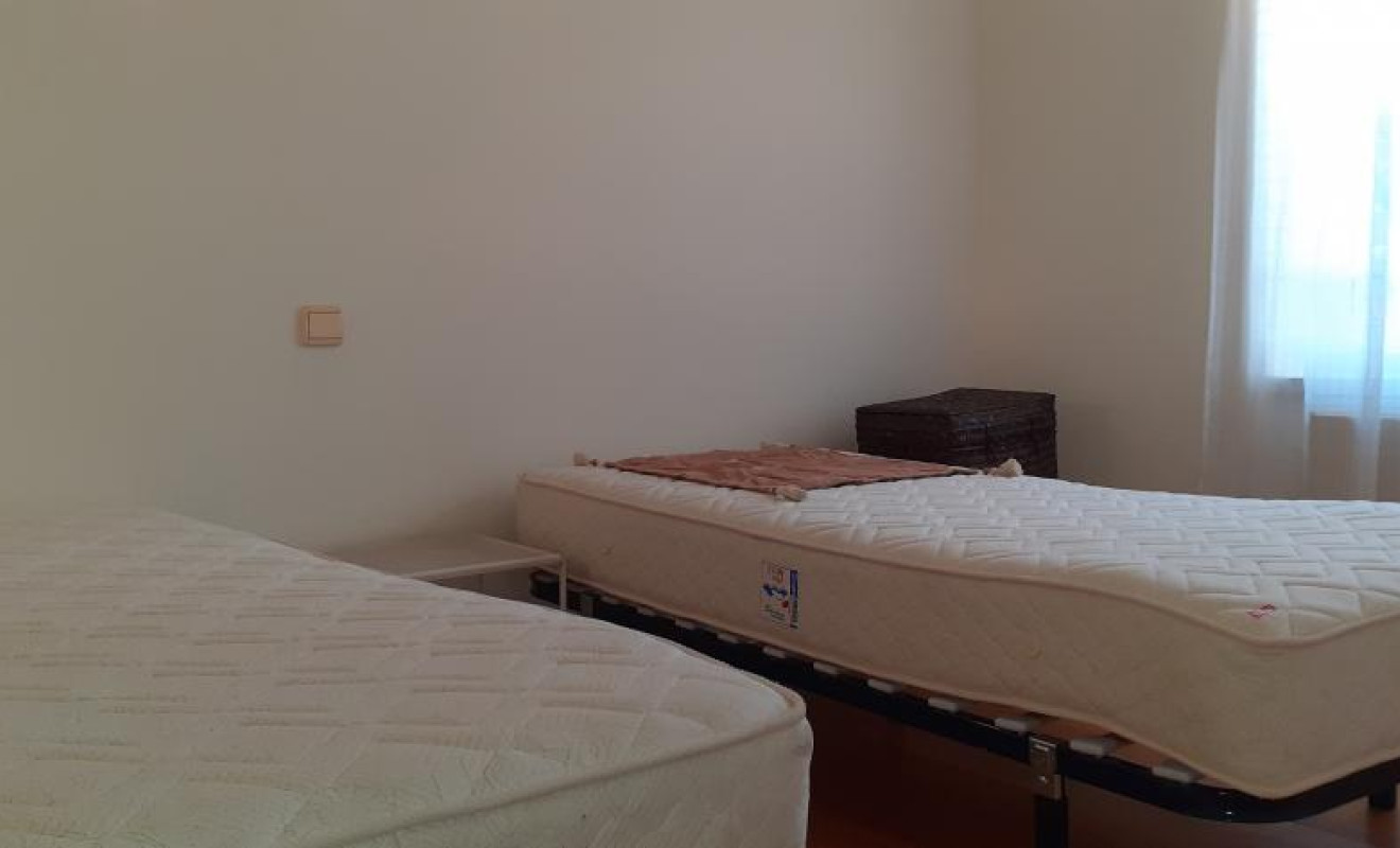 Reventa - Apartamento / piso - Burgos - Norte. 3. Centro Histórico / Plaza Mayor