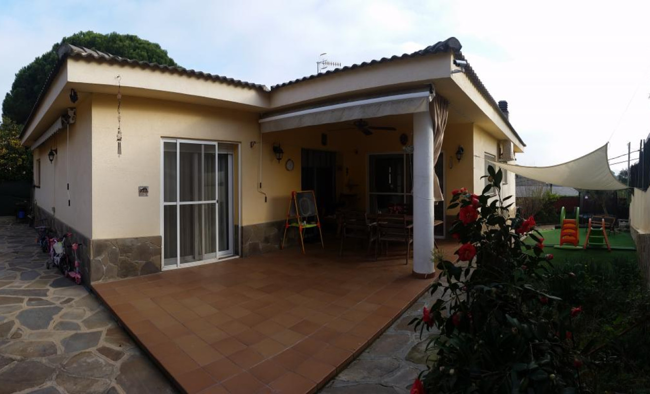 Resale - Villa - Tordera