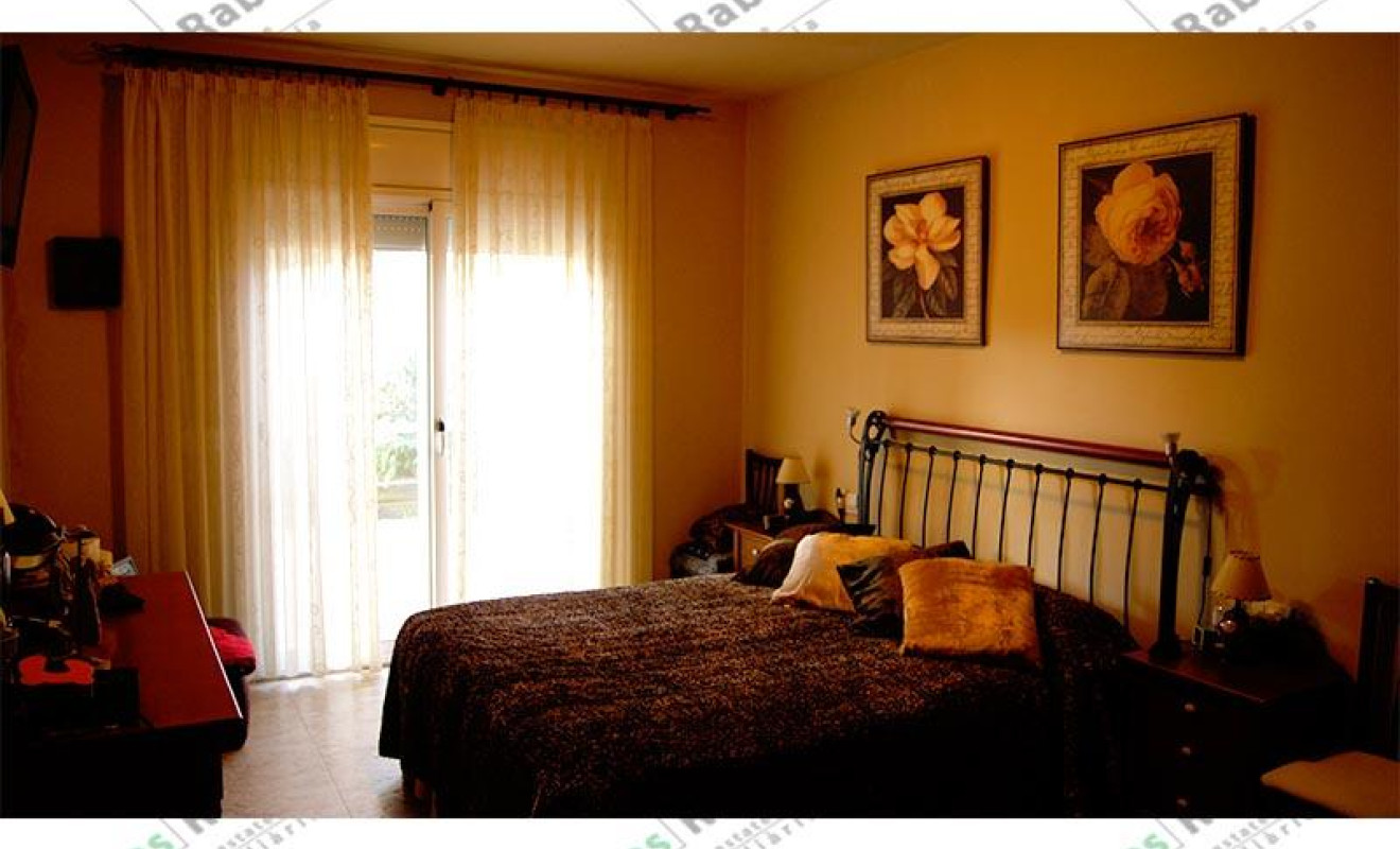 Resale - Villa - Tordera