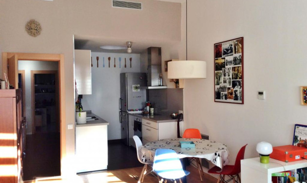 Reventa - Apartamento / piso - Barcelona - Sant Martí / El Camp de l'Arpa