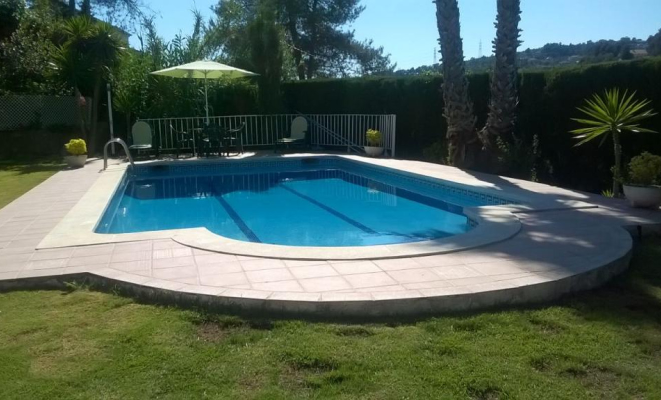 Resale - Villa - Olesa de Bonesvalls