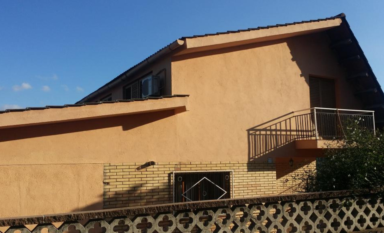 Resale - Villa - Vallirana
