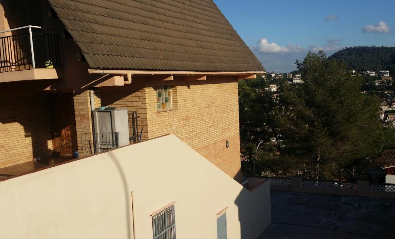 Resale - Villa - Vallirana