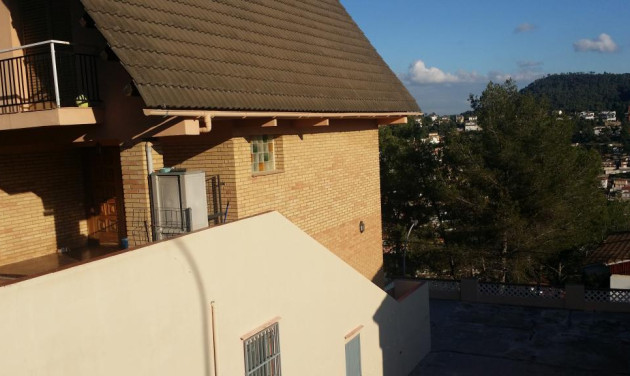 Resale - Villa - Vallirana