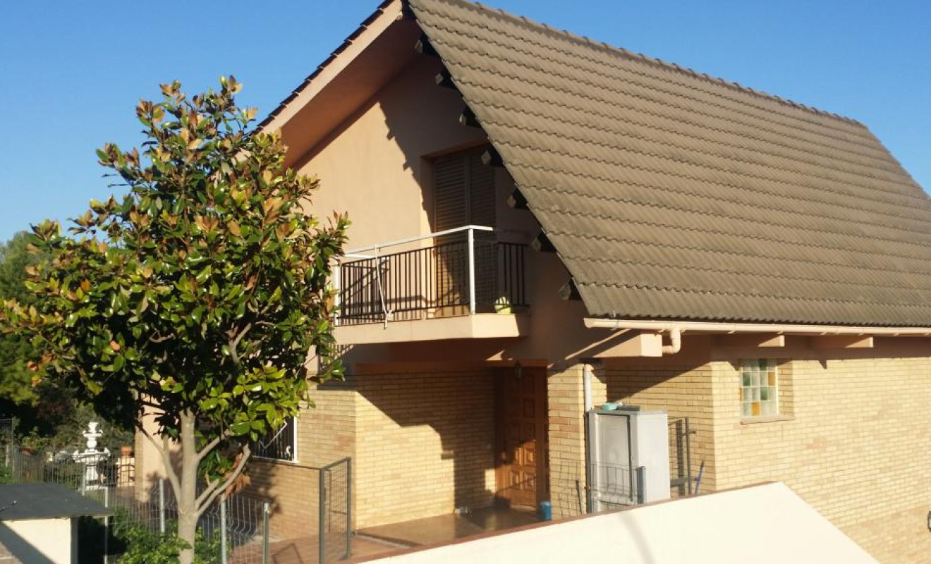 Resale - Villa - Vallirana