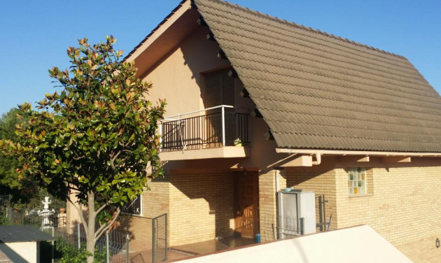 Resale - Villa - Vallirana