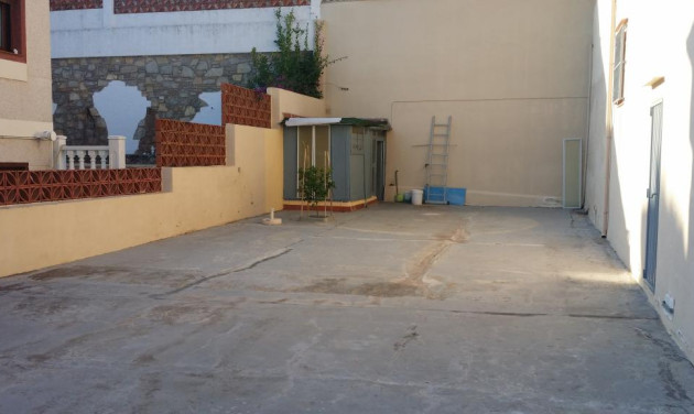 Resale - Villa - Vallirana