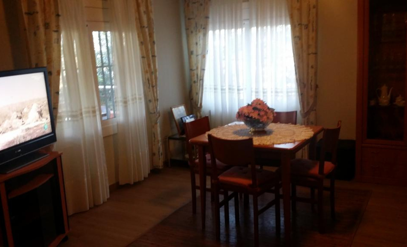 Resale - Villa - Vallirana
