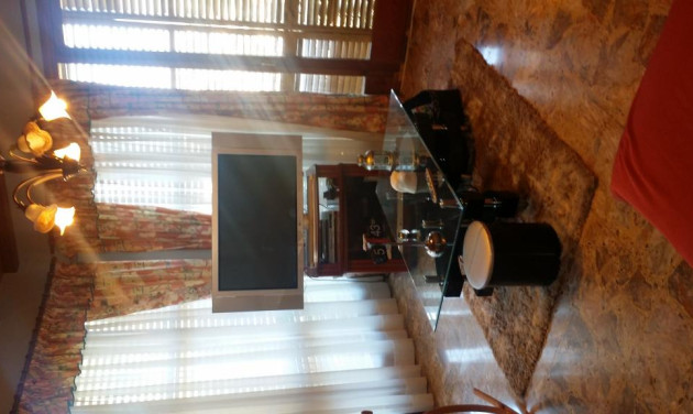 Resale - Villa - Vallirana
