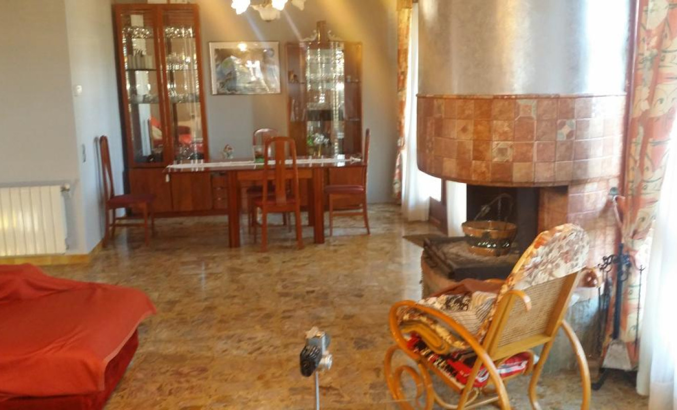 Resale - Villa - Vallirana