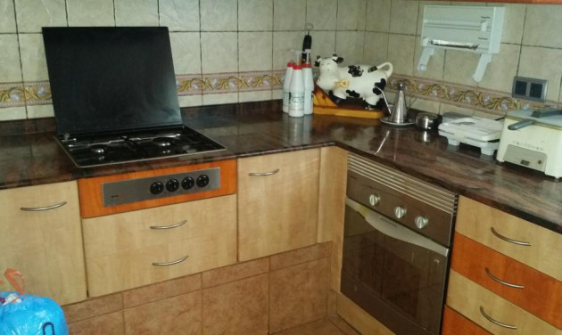 Resale - Villa - Vallirana