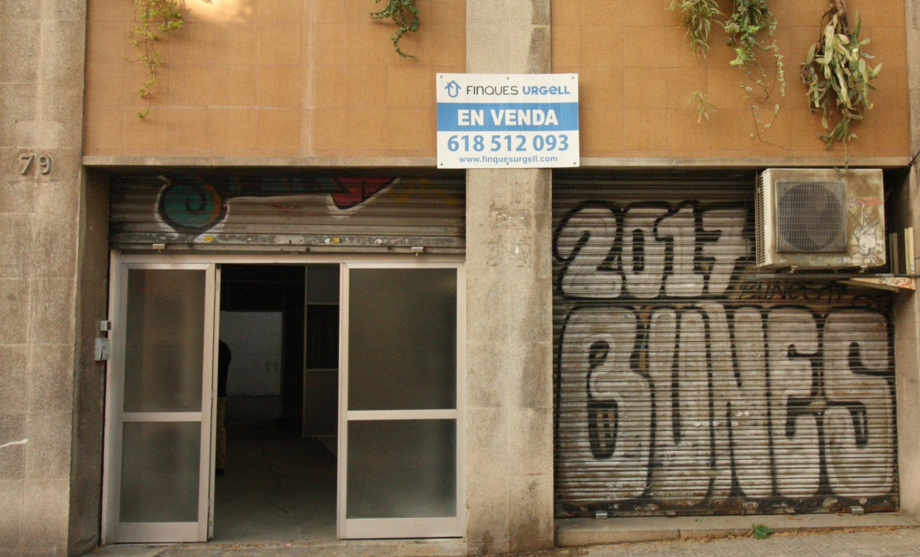 Reventa - Local comercial - Barcelona - Sant Martí / El Camp de l'Arpa