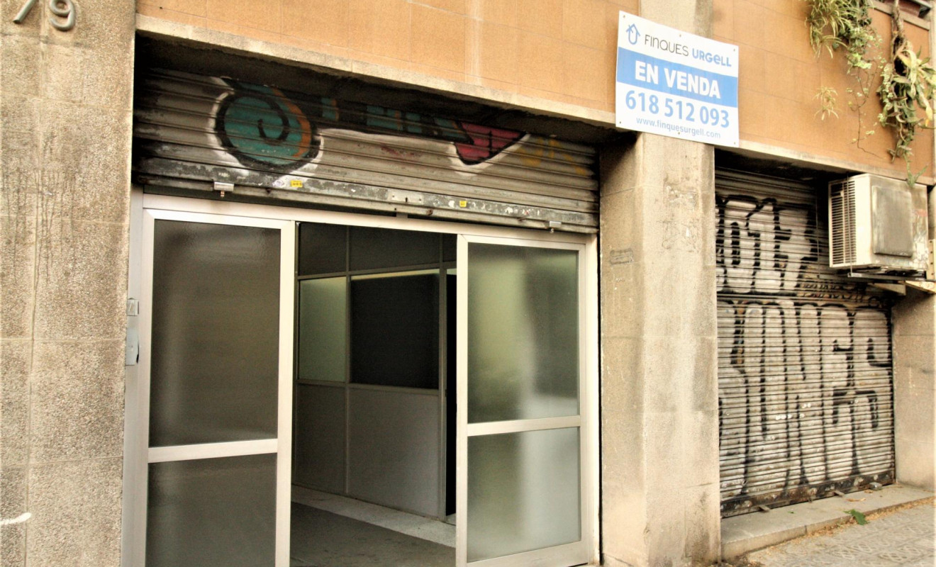 Reventa - Local comercial - Barcelona - Sant Martí / El Camp de l'Arpa