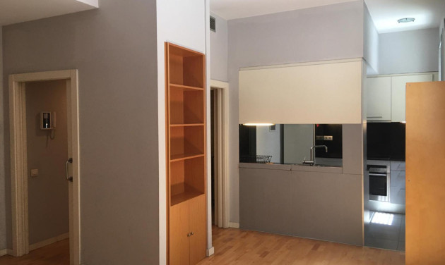 Reventa - Apartamento / piso - Barcelona - Sant Martí /  El Clot