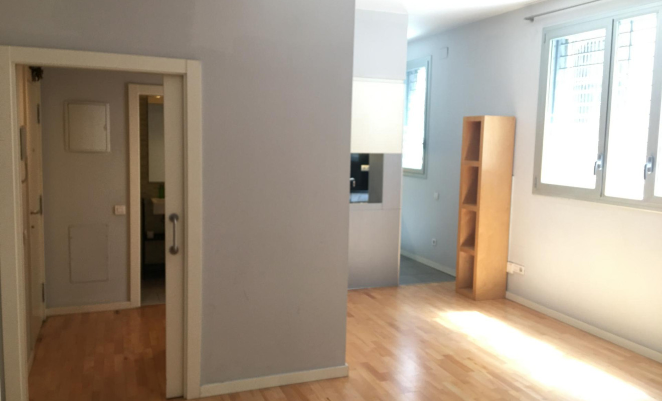 Reventa - Apartamento / piso - Barcelona - Sant Martí /  El Clot