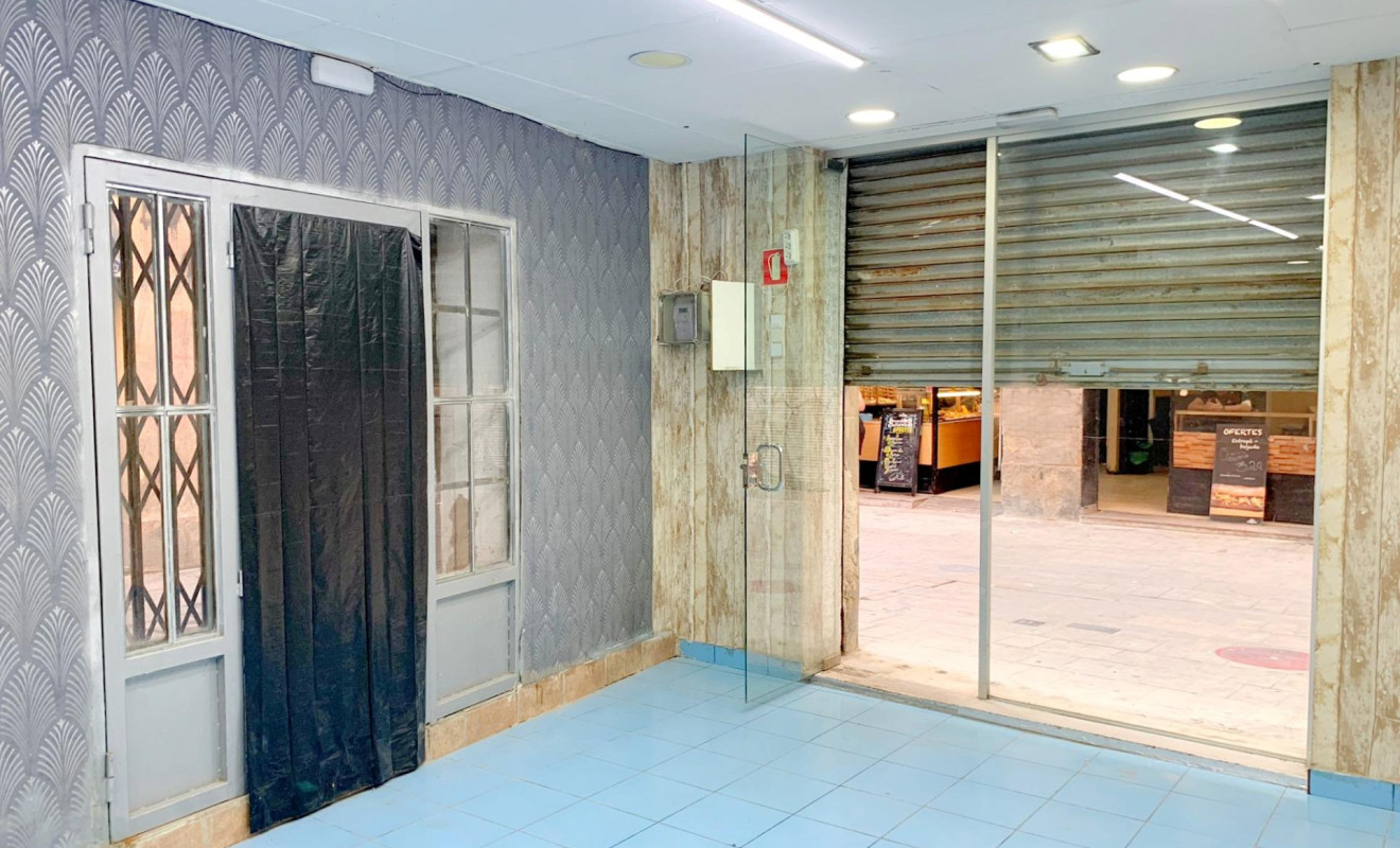 Reventa - Local comercial - Barcelona - Ciutat Vella / El Raval