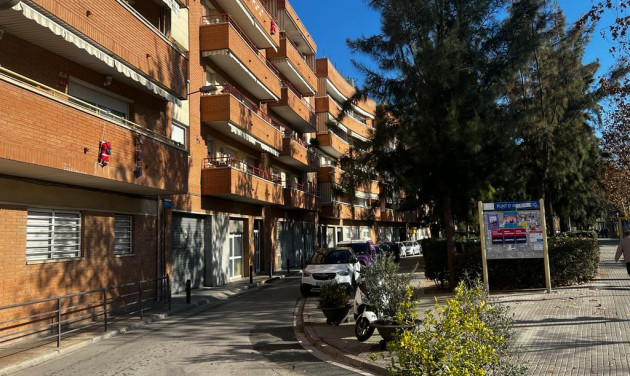 Reventa - Local comercial - Cornellà de Llobregat - Riera