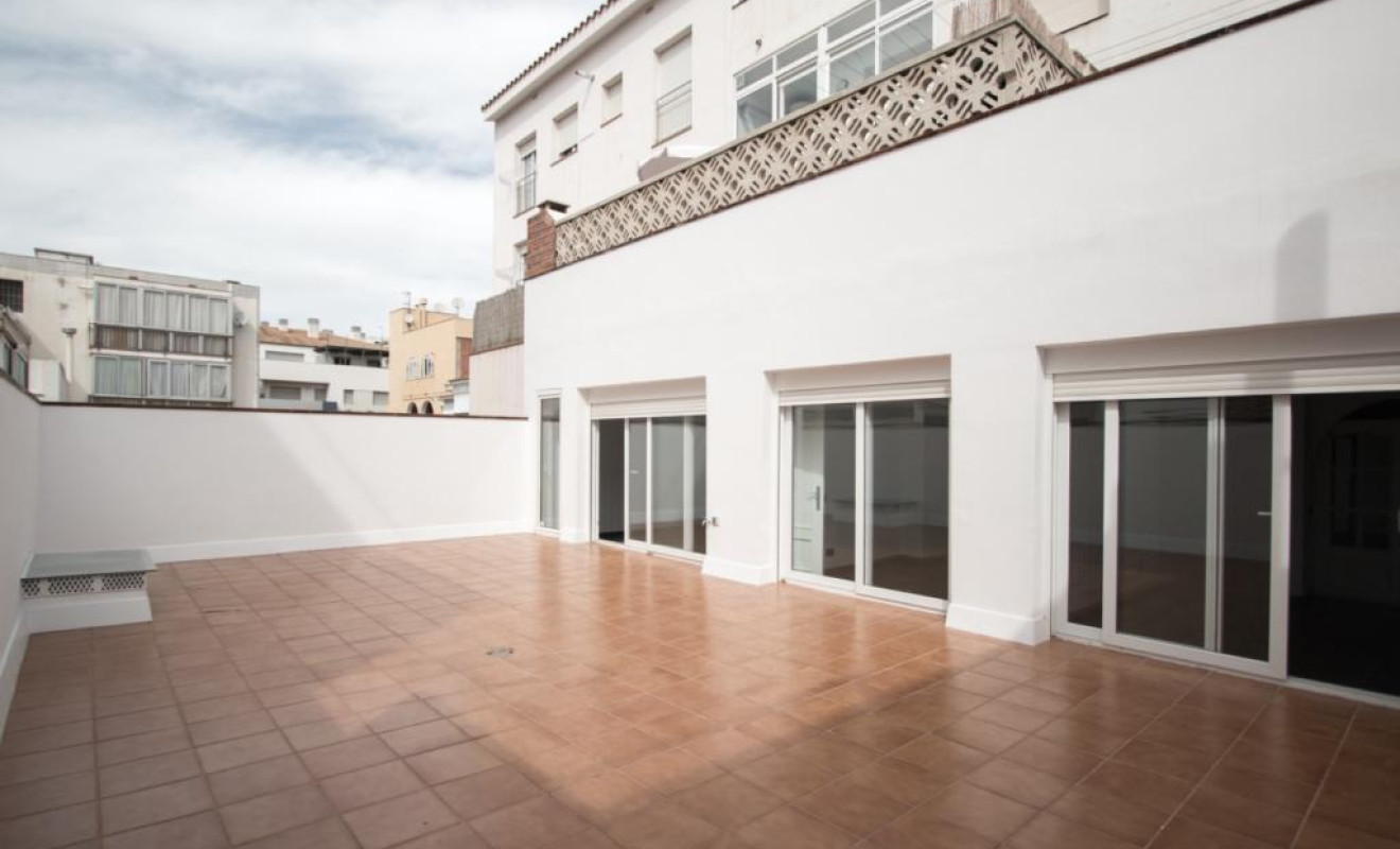 Reventa - Apartamento / piso - Roses - Centre