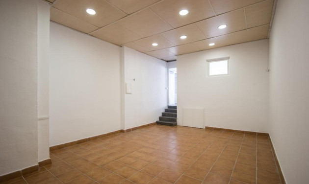 Reventa - Apartamento / piso - Roses - Centre