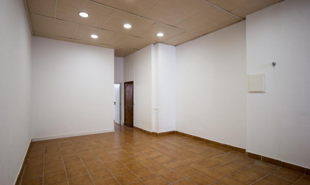 Reventa - Apartamento / piso - Roses - Centre