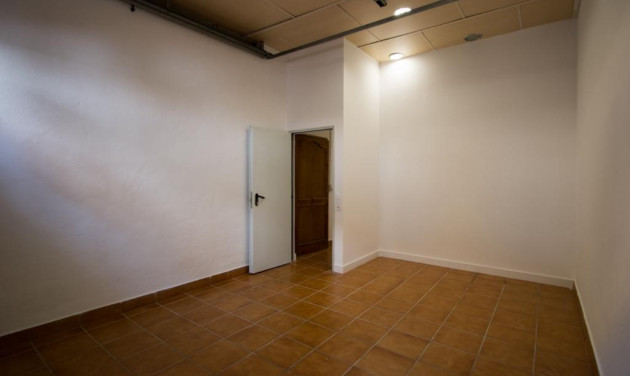 Reventa - Apartamento / piso - Roses - Centre