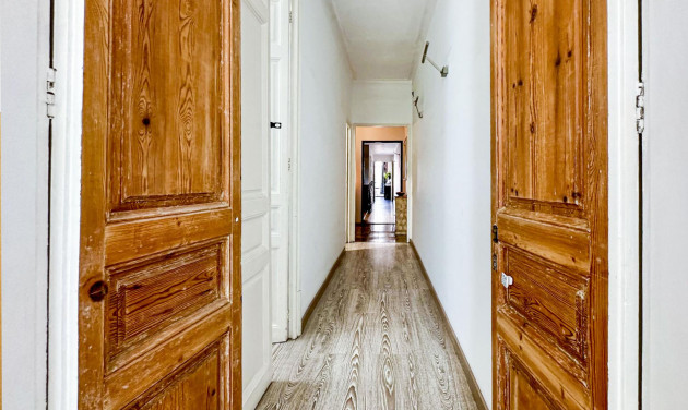 Reventa - Apartamento / piso - Barcelona - Eixample / Antiga Esquerra Eixample