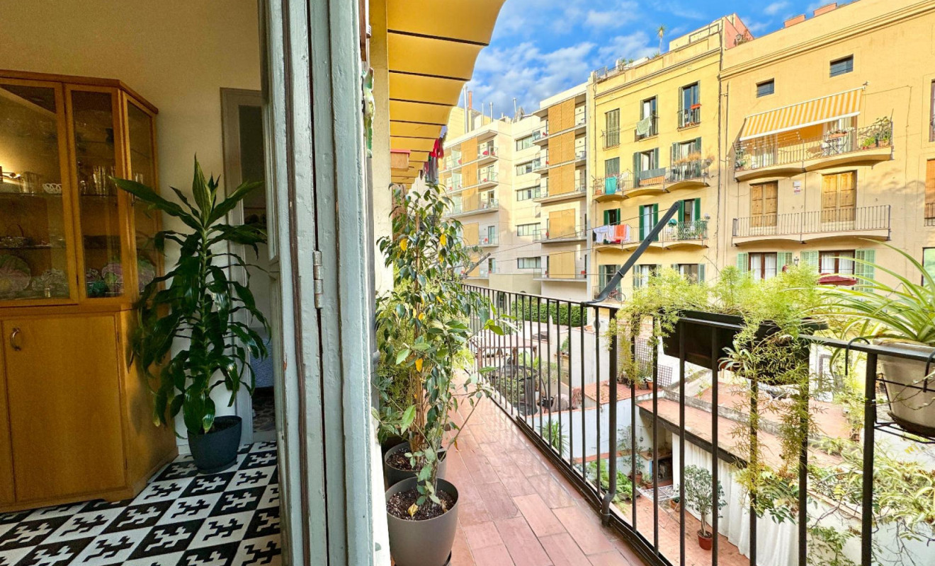 Reventa - Apartamento / piso - Barcelona - Eixample / Dreta Eixample