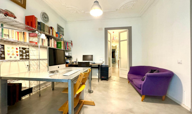 Reventa - Apartamento / piso - Barcelona - Eixample / Dreta Eixample