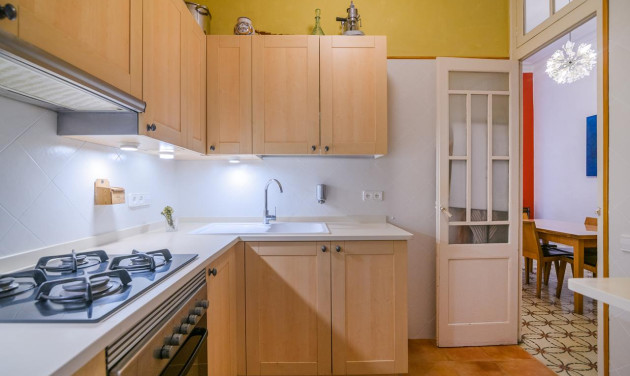 Reventa - Apartamento / piso - Barcelona - Ciutat Vella