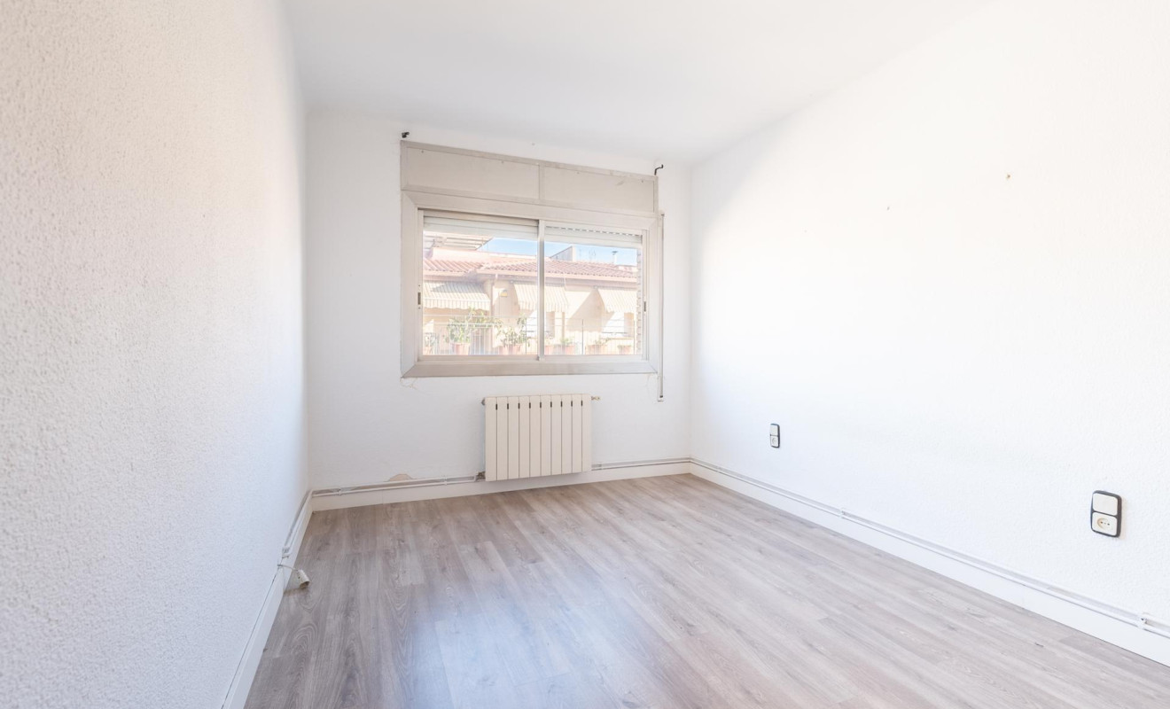 Reventa - Apartamento / piso - Cornellà de Llobregat - Gavarra