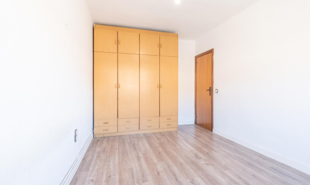 Reventa - Apartamento / piso - Cornellà de Llobregat - Gavarra