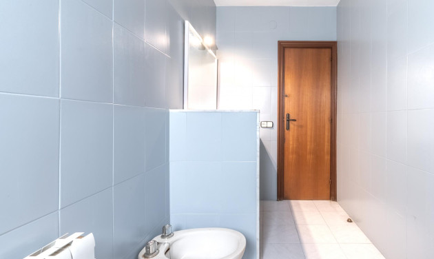 Reventa - Apartamento / piso - Cornellà de Llobregat - Gavarra