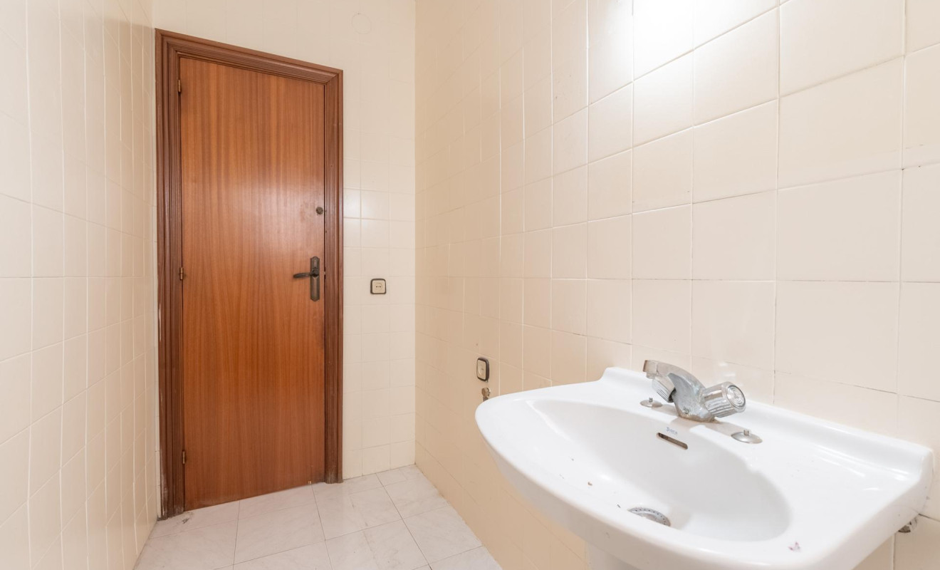 Reventa - Apartamento / piso - Cornellà de Llobregat - Gavarra