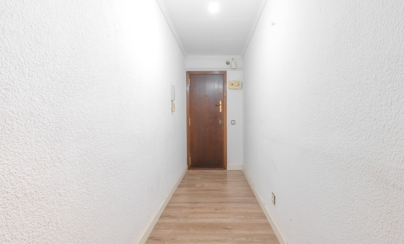 Reventa - Apartamento / piso - Cornellà de Llobregat - Gavarra