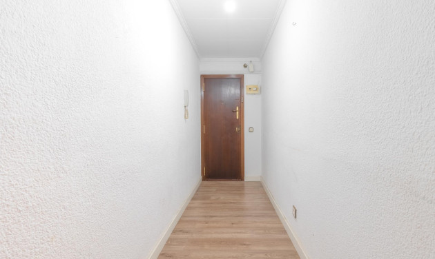 Reventa - Apartamento / piso - Cornellà de Llobregat - Gavarra