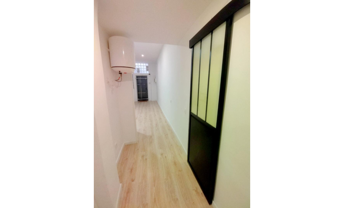 Reventa - Apartamento / piso - Barcelona - Ciutat Vella / El Raval