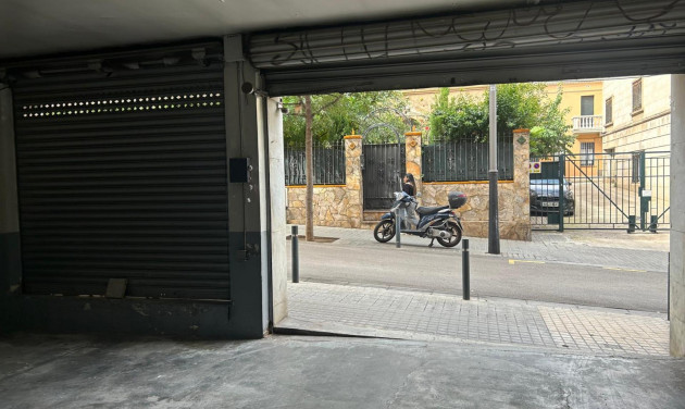 Reventa - Local comercial - Barcelona - Horta - Guinardó