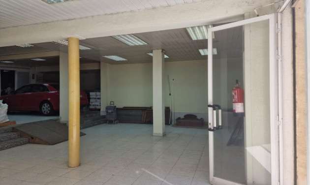 Reventa - Local comercial - Sant Feliu de Llobregat - Roses