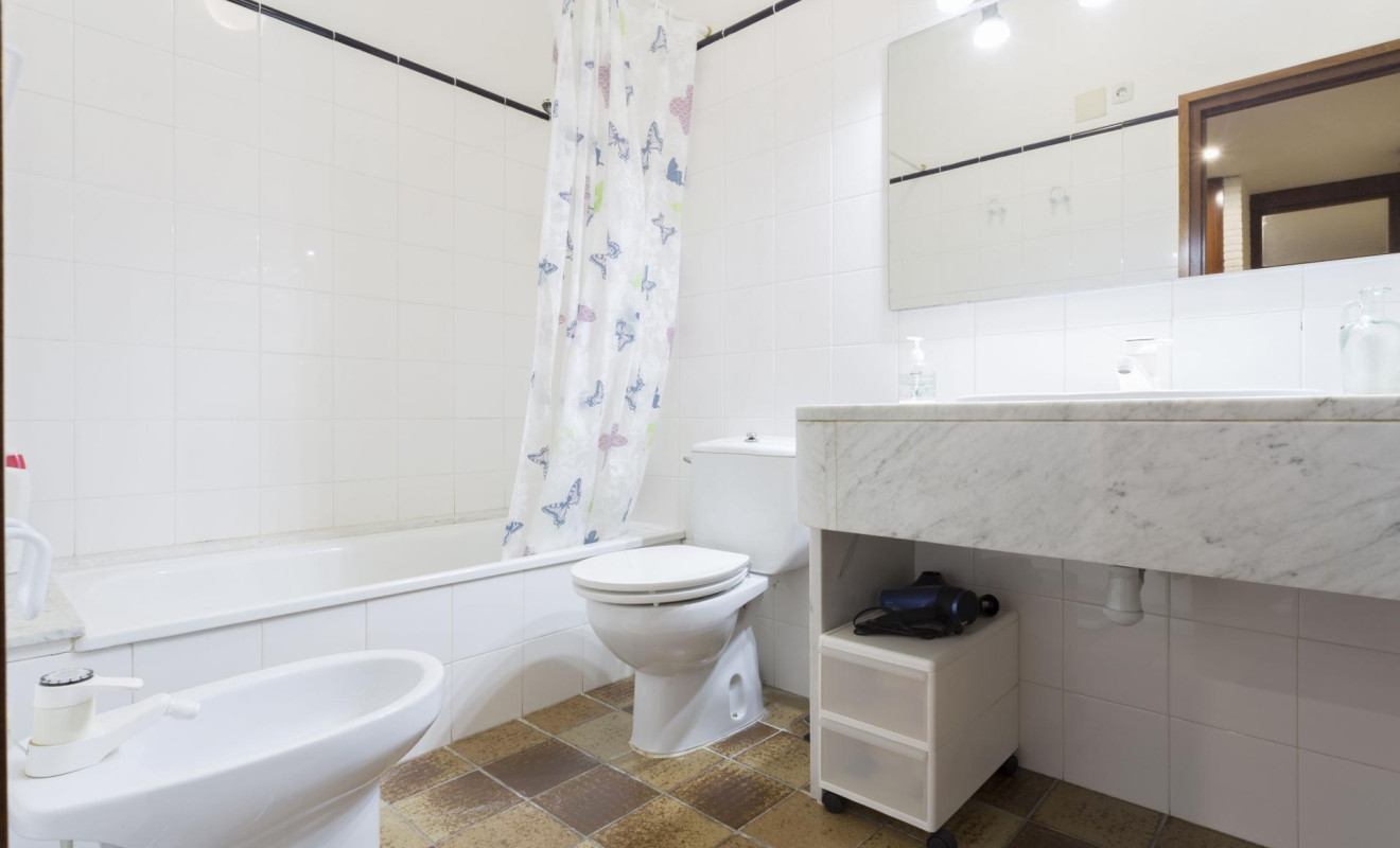 Resale - Farmhouses - Anglès