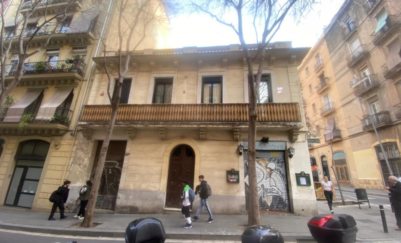 Reventa - Propiedad horizontal - Barcelona - Sants - Montjuïc / El Poble Sec