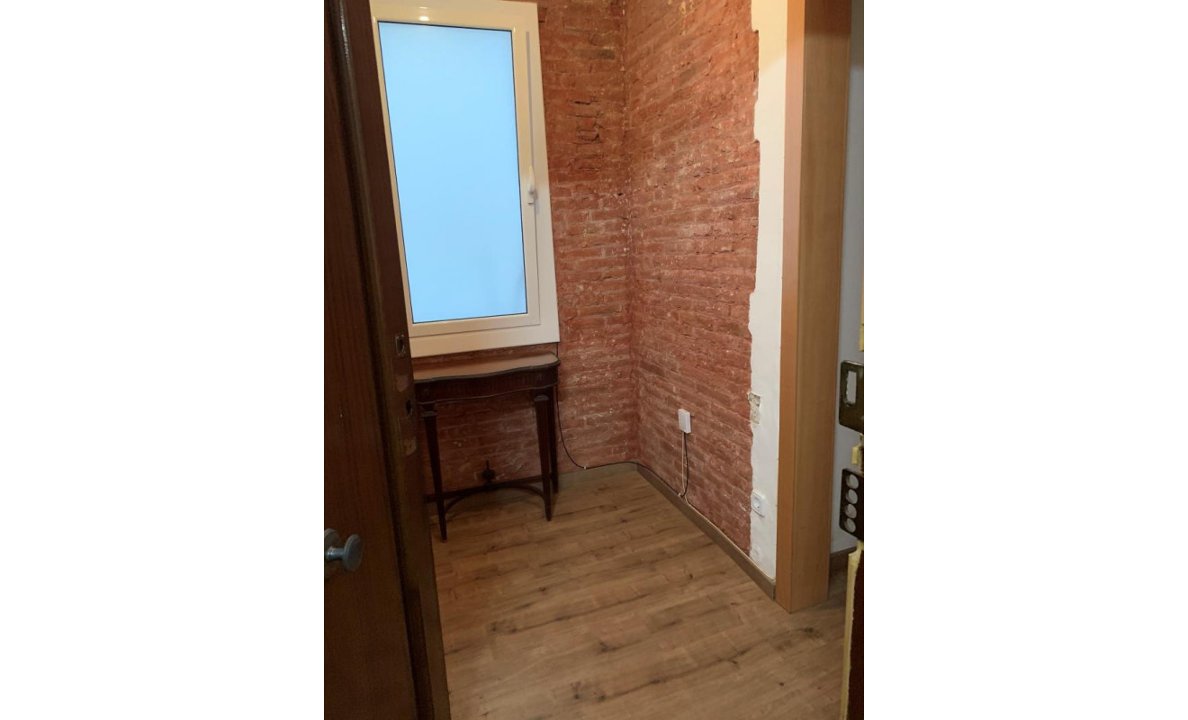 Reventa - Apartamento / piso - Barcelona - Gràcia