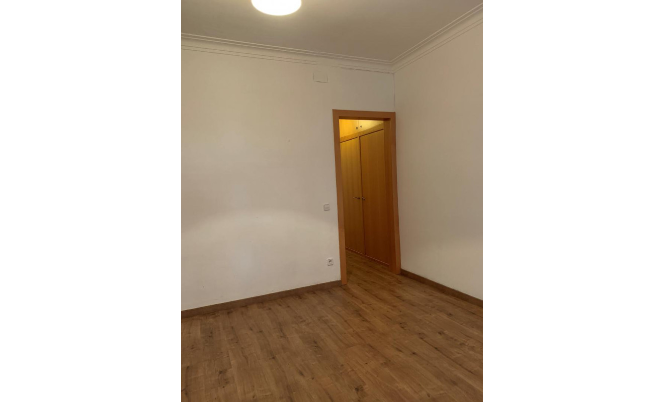 Reventa - Apartamento / piso - Barcelona - Gràcia