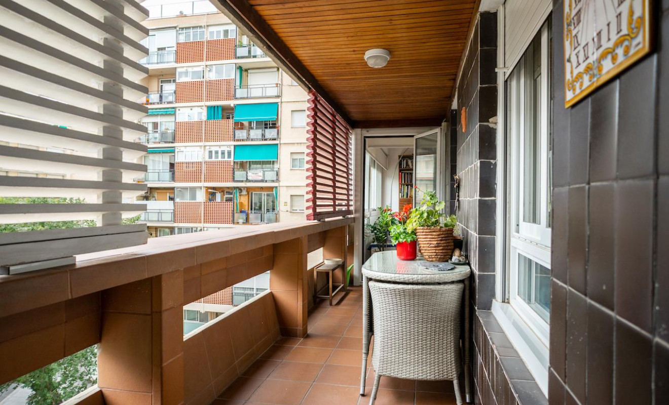 Reventa - Apartamento / piso - Barcelona - Les Corts / La Maternitat